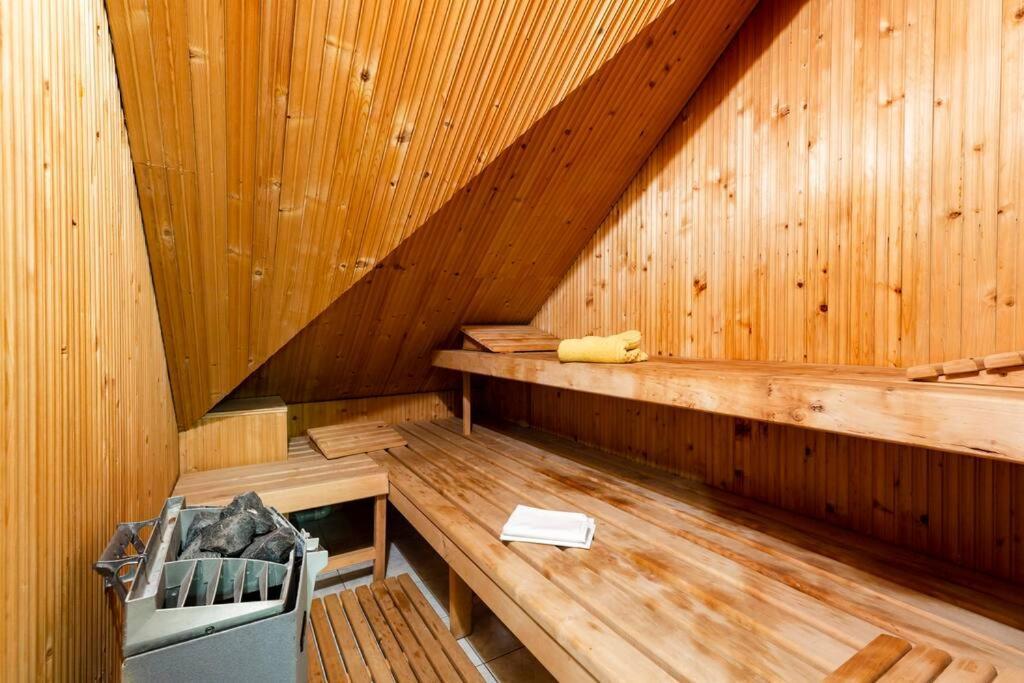 Rooftop 180M2 Loft With Private Sauna, Братислава Экстерьер фото