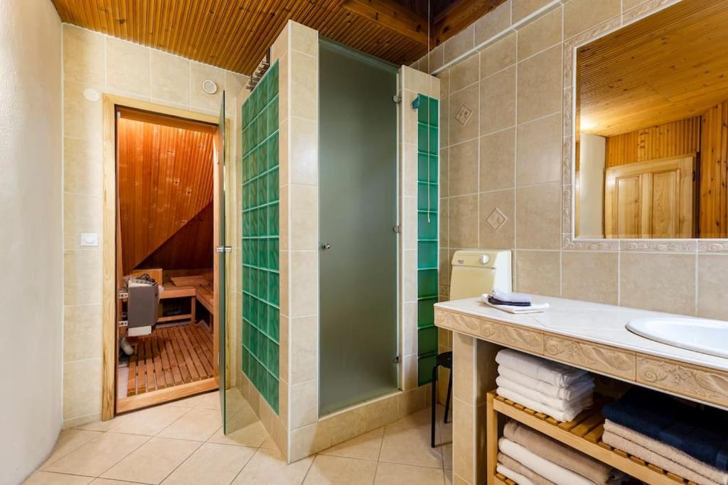 Rooftop 180M2 Loft With Private Sauna, Братислава Экстерьер фото