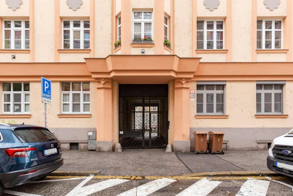 Rooftop 180M2 Loft With Private Sauna, Братислава Экстерьер фото